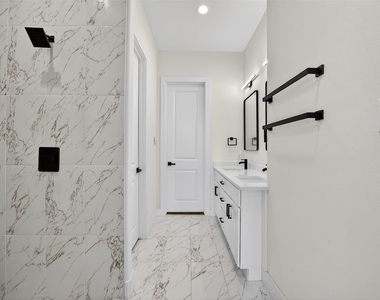 2701 S Jones Street - Photo Thumbnail 15
