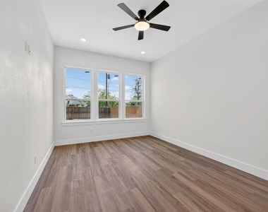 2701 S Jones Street - Photo Thumbnail 13