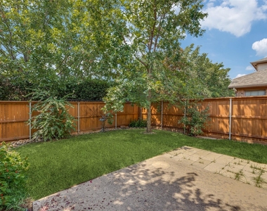 1123 Sophia Street - Photo Thumbnail 11