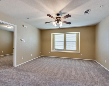 1123 Sophia Street - Photo Thumbnail 6