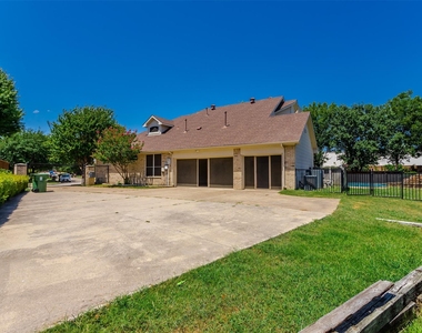 204 Forest Lane - Photo Thumbnail 29