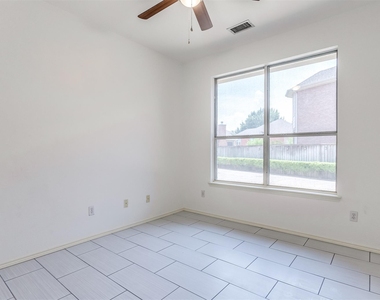 204 Forest Lane - Photo Thumbnail 18