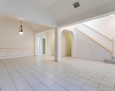 204 Forest Lane - Photo Thumbnail 5