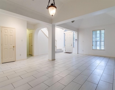 204 Forest Lane - Photo Thumbnail 7