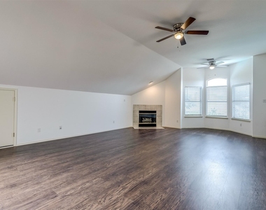 204 Forest Lane - Photo Thumbnail 23