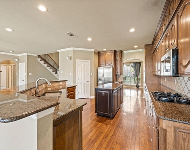 3316 Lexington Avenue - Photo Thumbnail 2