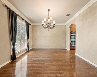 3316 Lexington Avenue - Photo Thumbnail 7
