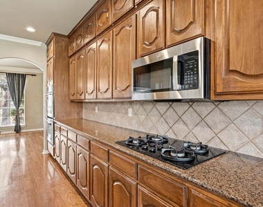 3316 Lexington Avenue - Photo Thumbnail 17