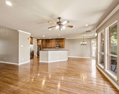 3316 Lexington Avenue - Photo Thumbnail 12