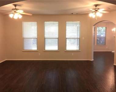 8004 Ranchvale Lane - Photo Thumbnail 2