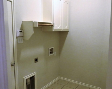 8004 Ranchvale Lane - Photo Thumbnail 23