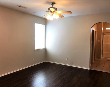 8004 Ranchvale Lane - Photo Thumbnail 15