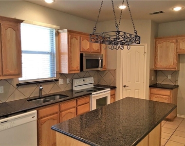 8004 Ranchvale Lane - Photo Thumbnail 7
