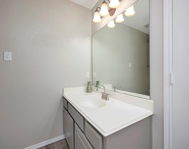 6354 Stonewater Bend Trail - Photo Thumbnail 13