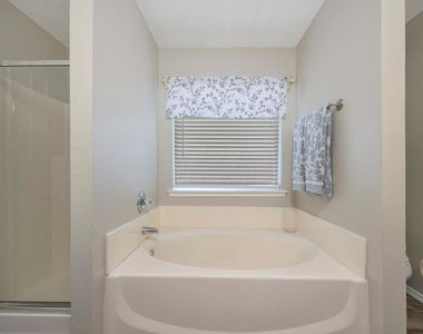 6354 Stonewater Bend Trail - Photo Thumbnail 12