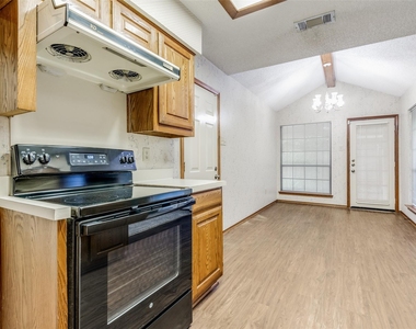 2108 Promontory Point - Photo Thumbnail 9