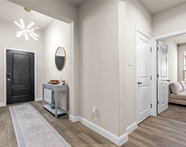 5505 Cypress Point Drive - Photo Thumbnail 4