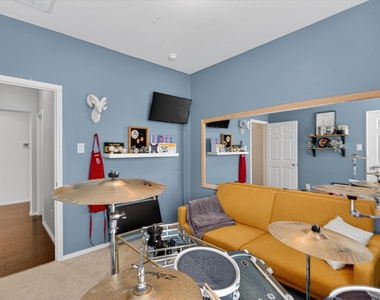 1809 6th Street - Photo Thumbnail 23