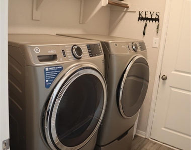 7024 Llano Drive - Photo Thumbnail 14