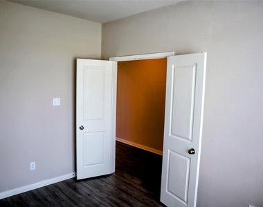 7024 Llano Drive - Photo Thumbnail 8