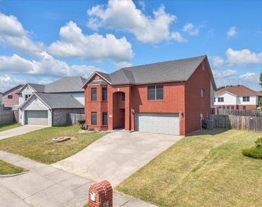 6610 Beryl Drive - Photo Thumbnail 2