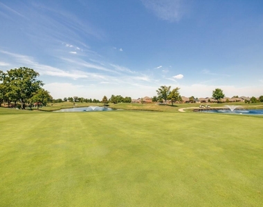 7901 Stonehaven Lane - Photo Thumbnail 14