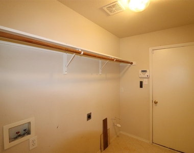 7901 Stonehaven Lane - Photo Thumbnail 22