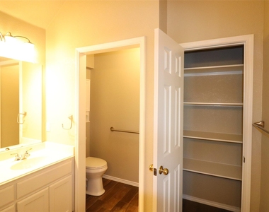 7901 Stonehaven Lane - Photo Thumbnail 16