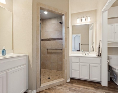 7901 Stonehaven Lane - Photo Thumbnail 7