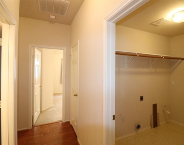 7901 Stonehaven Lane - Photo Thumbnail 21