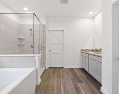 9408 Gossamer Street - Photo Thumbnail 4