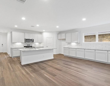 9408 Gossamer Street - Photo Thumbnail 2