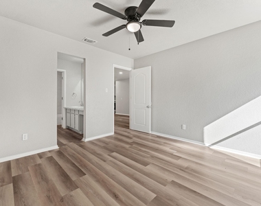 2512 Windy Pine Lane - Photo Thumbnail 8