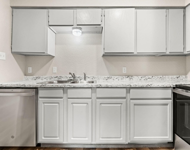 2512 Windy Pine Lane - Photo Thumbnail 1