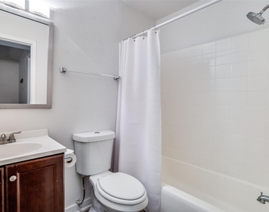 4927 San Jacinto Street - Photo Thumbnail 8