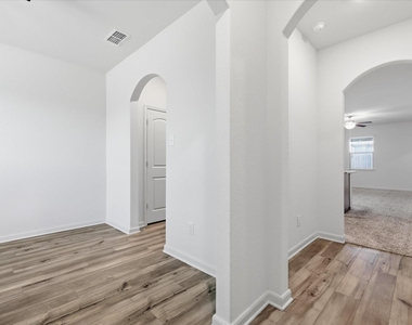 13518 Mineral Road - Photo Thumbnail 3