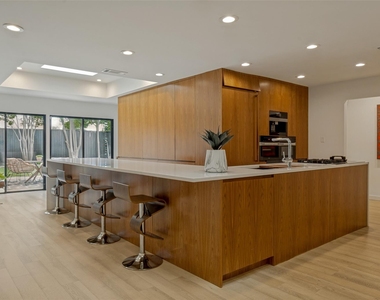 6418 Covecreek Place - Photo Thumbnail 7