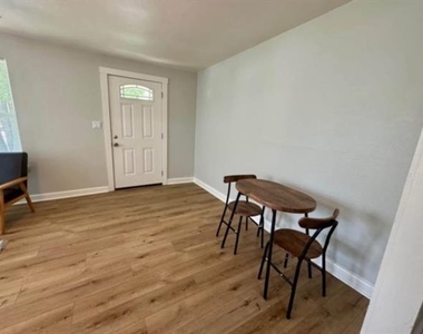 1210 Hogan Lane - Photo Thumbnail 5