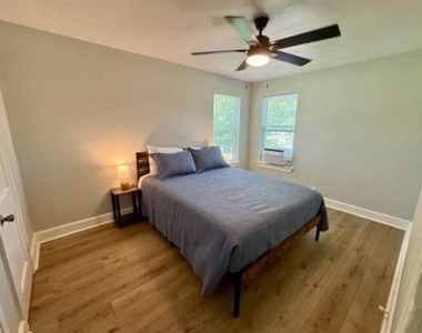 1210 Hogan Lane - Photo Thumbnail 10