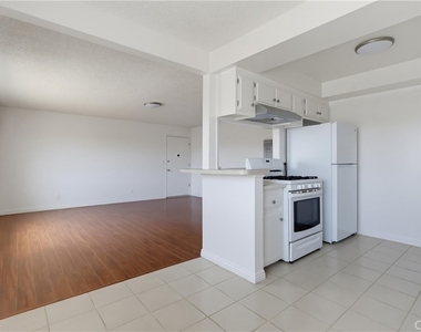 408 N Electric - Photo Thumbnail 4