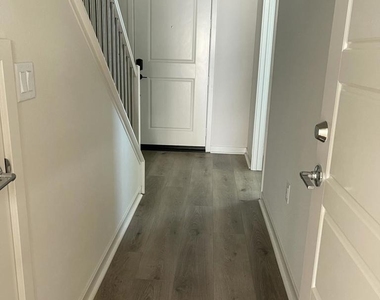 633 Winchester Drive - Photo Thumbnail 12