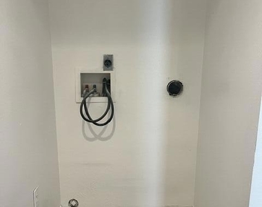 2758 Bolker Drive - Photo Thumbnail 12