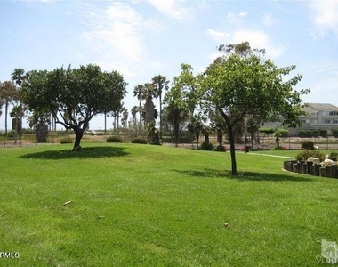 669 Reef Circle - Photo Thumbnail 12