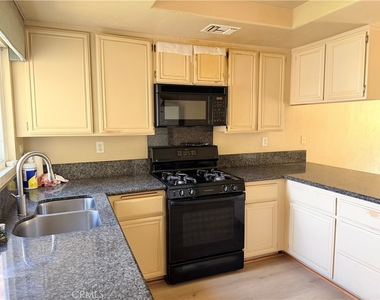 2127 Dublin Lane - Photo Thumbnail 9