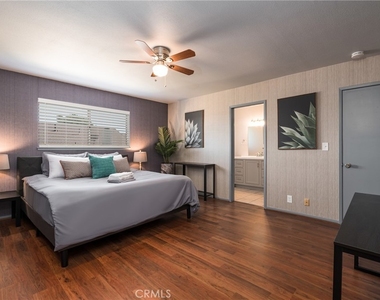 17958 Nearbank - Photo Thumbnail 16