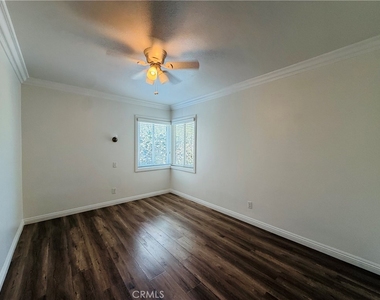 1525 W Houston Avenue - Photo Thumbnail 7