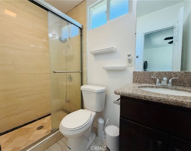1525 W Houston Avenue - Photo Thumbnail 12