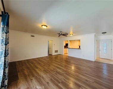 1525 W Houston Avenue - Photo Thumbnail 1