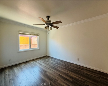 1525 W Houston Avenue - Photo Thumbnail 9