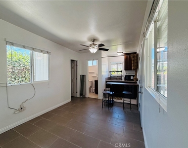 1525 W Houston Avenue - Photo Thumbnail 11